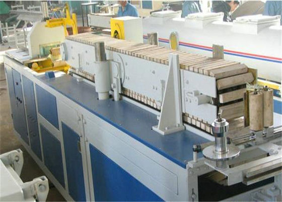 PVC Skirting Board เครื่องอัดรีด, สายการผลิตโปรไฟล์ / พลาสติก Profiel Extruder