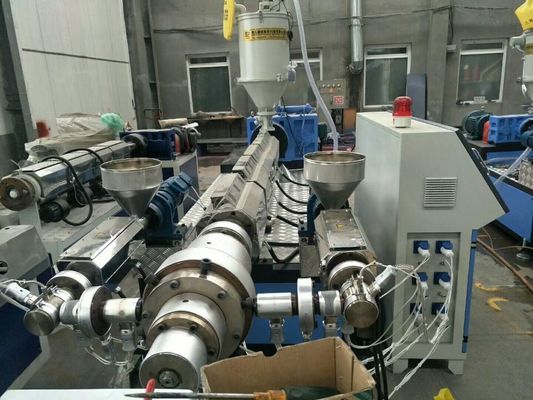 เครื่องทำท่อแรงดัน PE HDPE เครื่องอัดรีดสกรูเดี่ยวสำหรับท่อระบายน้ำ