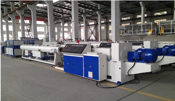 ราคาดี เครื่องรีดท่อ PVC ความเร็วสูง / สายการผลิตท่อพลาสติก PVC ออนไลน์