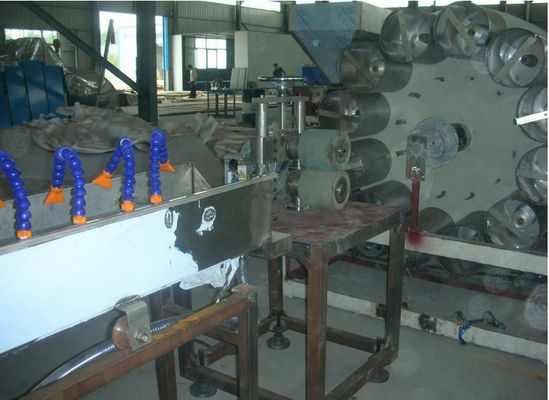 ราคาดี สายการผลิตท่ออ่อนเสริมใย PVC ไฟเบอร์ความจุสูง 70 - 100 Kg / H ออนไลน์