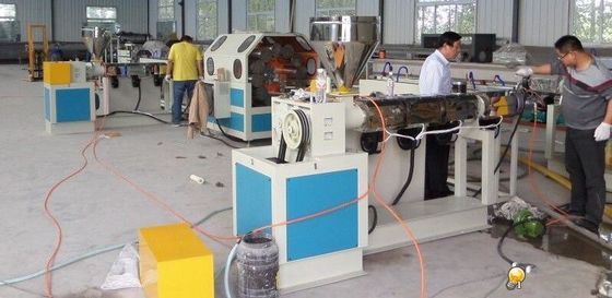 ราคาดี 380V 50hz ไฟเบอร์เสริมท่อเครื่องอัดรีดท่อพีวีซีอัตโนมัติ ออนไลน์