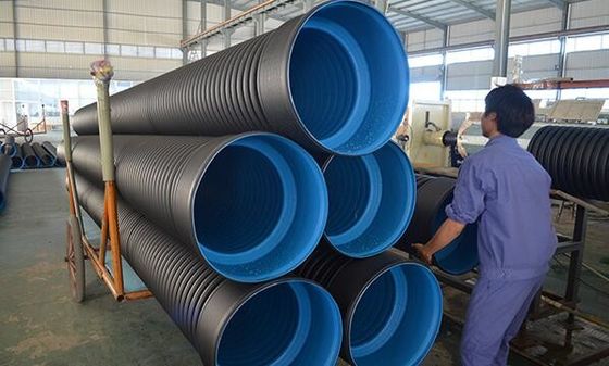 ราคาดี เครื่องรีดพลาสติกทนความร้อน HDPE สายการผลิตท่อลูกฟูกผนังสองชั้น ออนไลน์