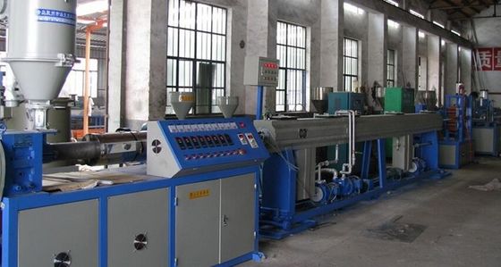 ราคาดี PLC ควบคุมเครื่องอัดรีด PE PPR ท่อน้ำพลาสติก DIA 16 - 63 มม ออนไลน์