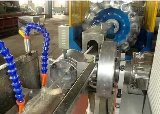 ราคาดี สายสวน PVC ทำให้เครื่องจักรสายการอัดขึ้นรูปพลาสติกสกรูคู่ PVC เสริมใยสายการผลิตท่อ ออนไลน์