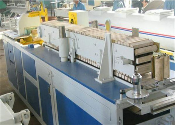 ราคาดี PVC Skirting Board เครื่องอัดรีด, สายการผลิตโปรไฟล์ / พลาสติก Profiel Extruder ออนไลน์