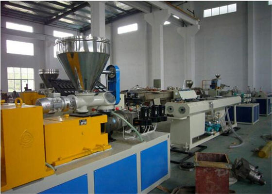 ราคาดี 20-800 มม. ท่อพีวีซีพลาสติก Extrusion Line Extruder สกรูคู่ผลผลิตสูง ออนไลน์