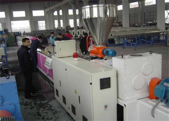 ราคาดี สายการผลิตโพรไฟล์พลาสติกสกรูสองตัวเครื่องทำโพรไฟล์ Pvc สำหรับกรอบประตูหน้าต่าง ออนไลน์