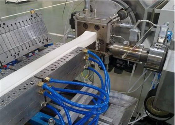 ราคาดี CE ISO9001 PP PE โปรไฟล์พลาสติกสายการอัดรีดแผ่นไม้พลาสติกแผ่น ออนไลน์