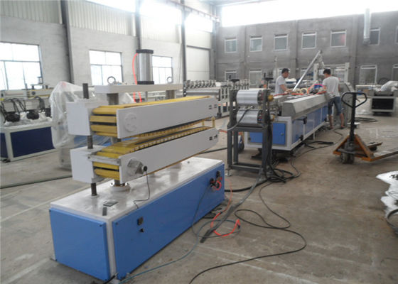 ราคาดี PP PE ไม้พลาสติกโพรไฟล์ PVC WPC โปรไฟล์สายการผลิตเครื่องจักรทำพลาสติกโพรไฟล์ ออนไลน์