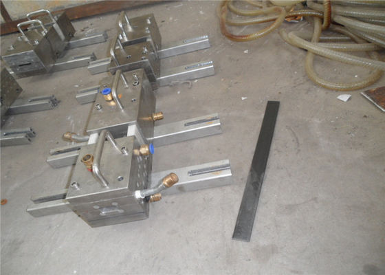 เครื่องผลิตโปรไฟล์ PVC WPC เครื่องผลิตโปรไฟล์ PVC Window Door พลาสติก