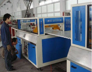 ราคาดี สายการผลิตโพรไฟล์โปรไฟล์โต๊ะ WPC ป้องกันความชื้น, Extruder โปรไฟล์แผง WPC ผนัง ออนไลน์
