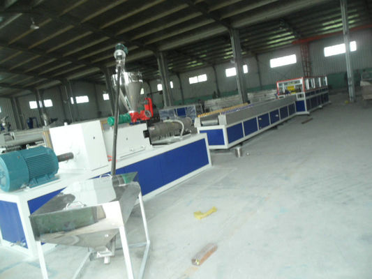 ราคาดี PE PP พลาสติกและไม้แผ่นโฟมพลาสติก Extrusion Line รับประกัน 1 ปี ออนไลน์