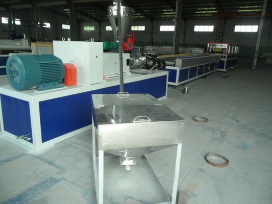 ราคาดี Twin Screw Design พลาสติก WPC PVC Profile สายการอัดรีดสำหรับพื้นรั้วชั้น ออนไลน์