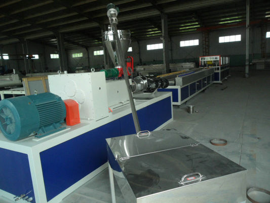 ราคาดี โปรไฟล์พลาสติกทำสายการผลิตโปรไฟล์ WPC, สายการอัดรีดโพรไฟล์ PVC แบบอัตโนมัติ ออนไลน์