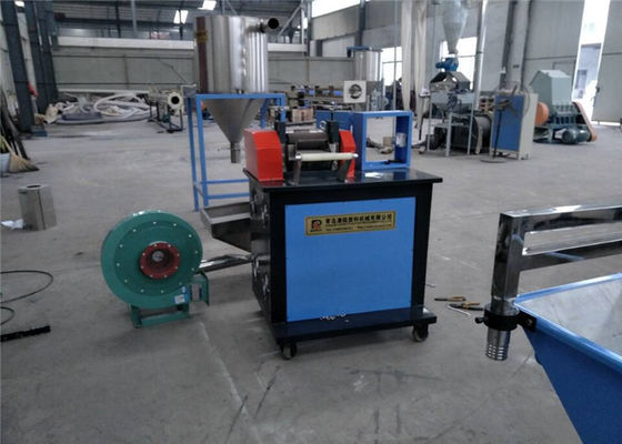 เครื่องทําเม็ดพลาสติก PE PP ที่มีผลิตสูง LDPE HDPE Granulating Extruder