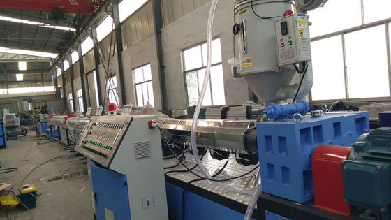 สกรูเดี่ยว PPR PE ท่อพลาสติก Extrusion Line พร้อมการซิงโครไนซ์
