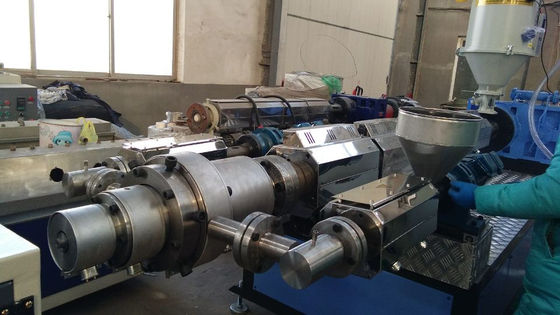สายการอัดรีดท่อพลาสติก LDPE MPP การเกษตร 500KG / H สำหรับการจัดหาก๊าซ