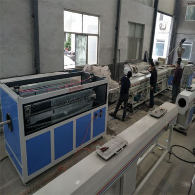 สายการผลิตท่อพีวีซี 220-380V 3 ขั้นตอนที่มีสองสกรู