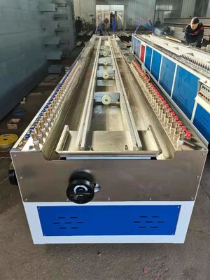 ราคาดี เครื่องอัดรีดโปรไฟล์พลาสติก PVC, PVC WPC Window Celling Profile Extrusion Line ออนไลน์