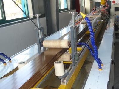 ราคาดี สายการอัดรีดโปรไฟล์ WPC Guardrail, เครื่องอัดรีดโพรไฟล์เก้าอี้ ออนไลน์