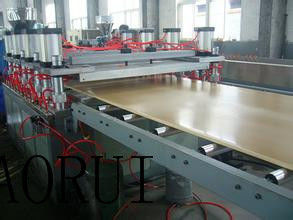 ราคาดี บอร์ดนิทรรศการ WPC Extruder ไม้พลาสติกสายการอัดขึ้นรูปคอมโพสิต ออนไลน์